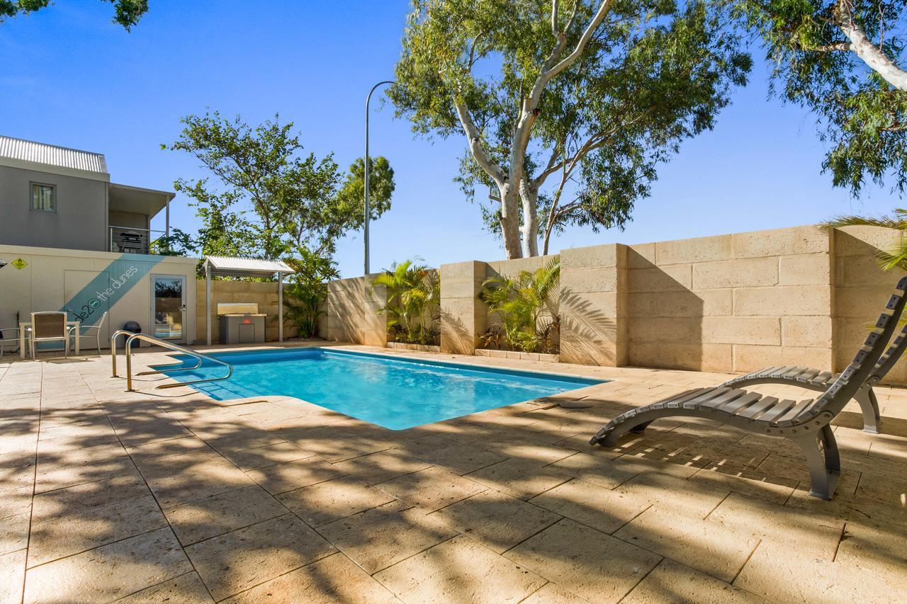 Latitude20 The Dunes Карата Екстериор снимка